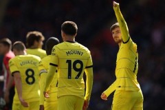 曼联英超对决：战术调整与球队亮点展望