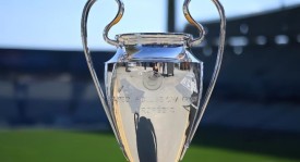 勒沃库森滕哈赫教练下课传闻：赛季初困境与信任危机